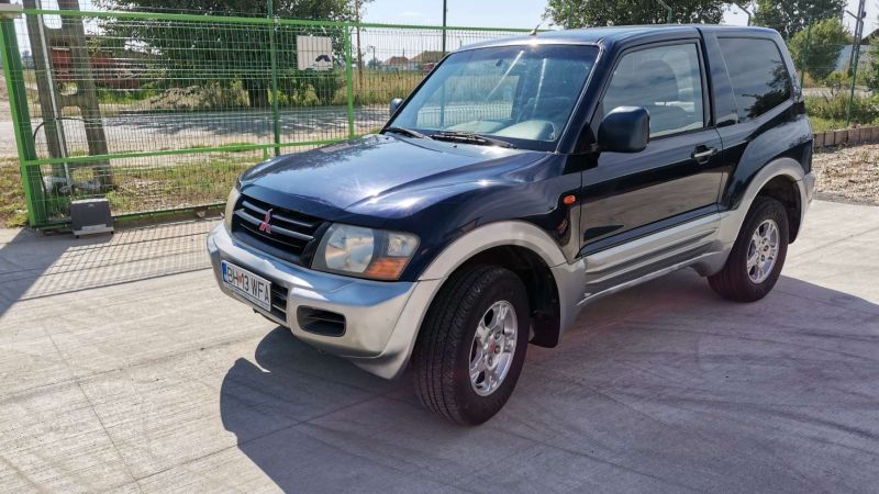 Închirieri auto Mitsubishi Pajero 3.2 D 160 CP